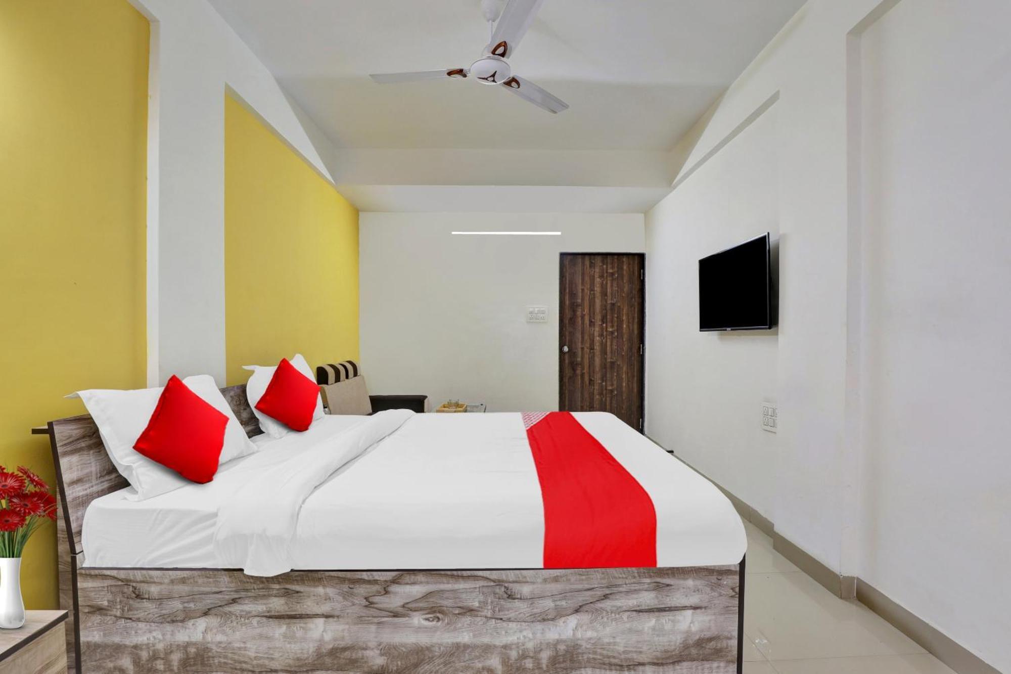 Fabhotel Relax Gandhinagar Bagian luar foto