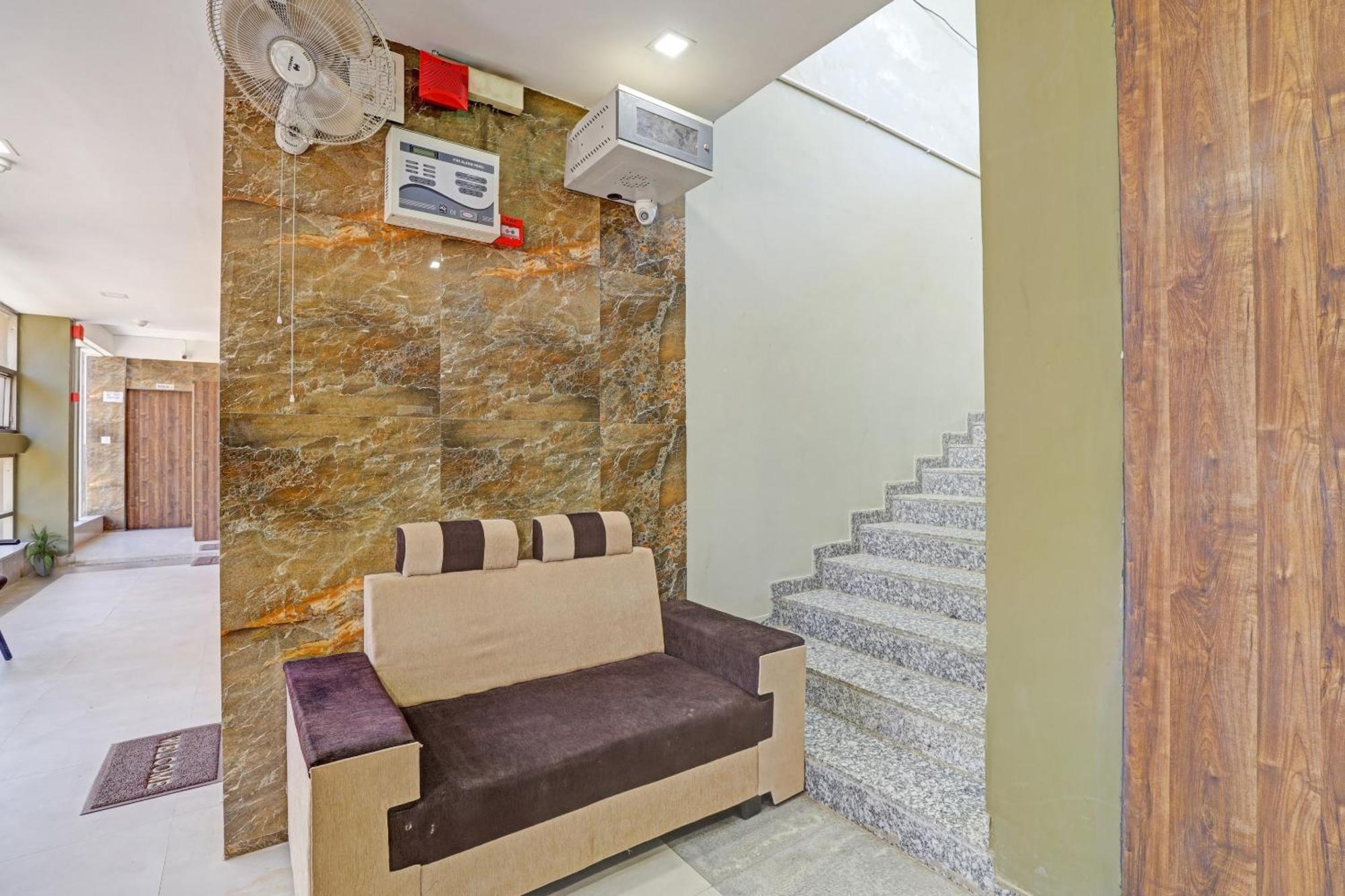 Fabhotel Relax Gandhinagar Bagian luar foto