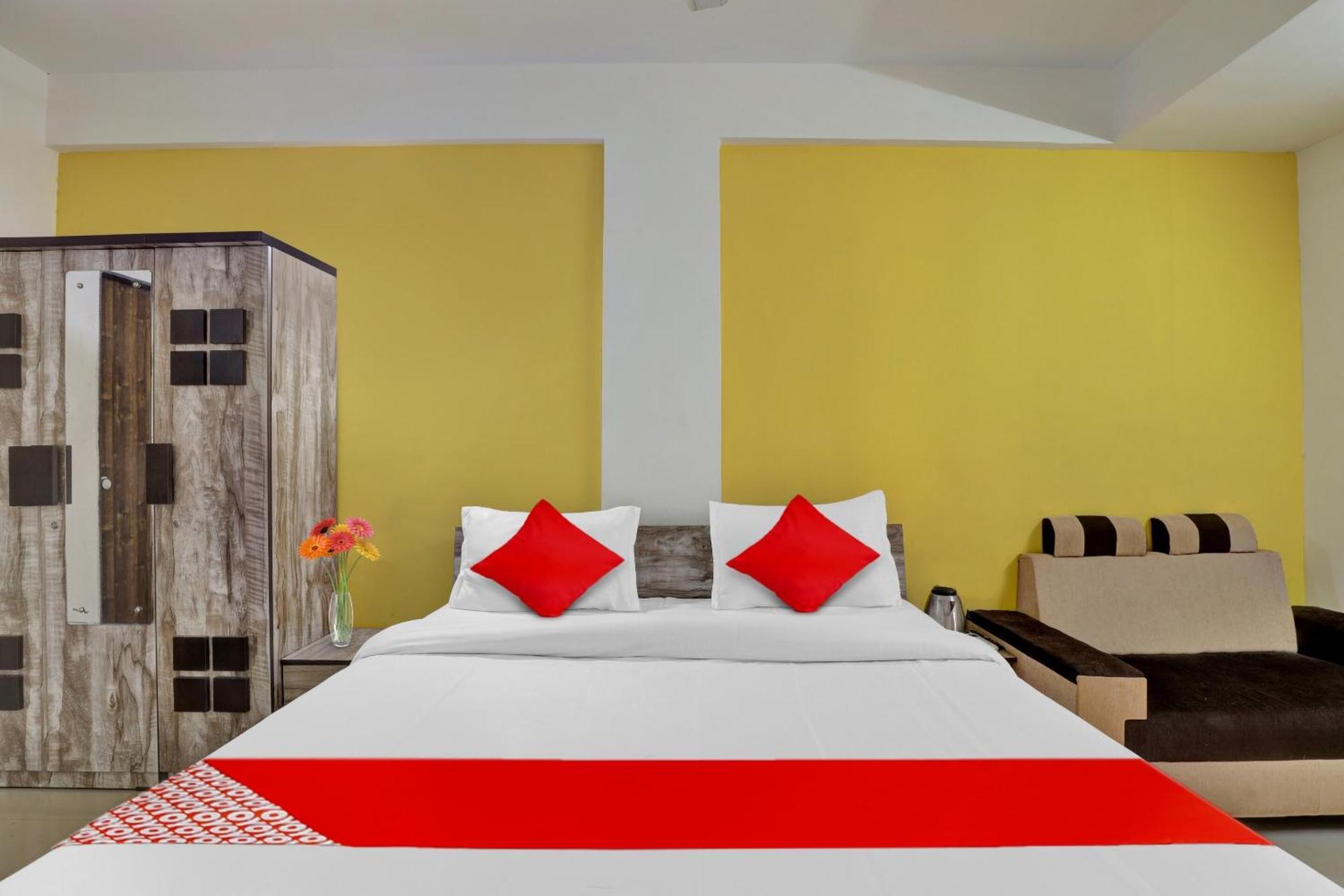 Fabhotel Relax Gandhinagar Bagian luar foto