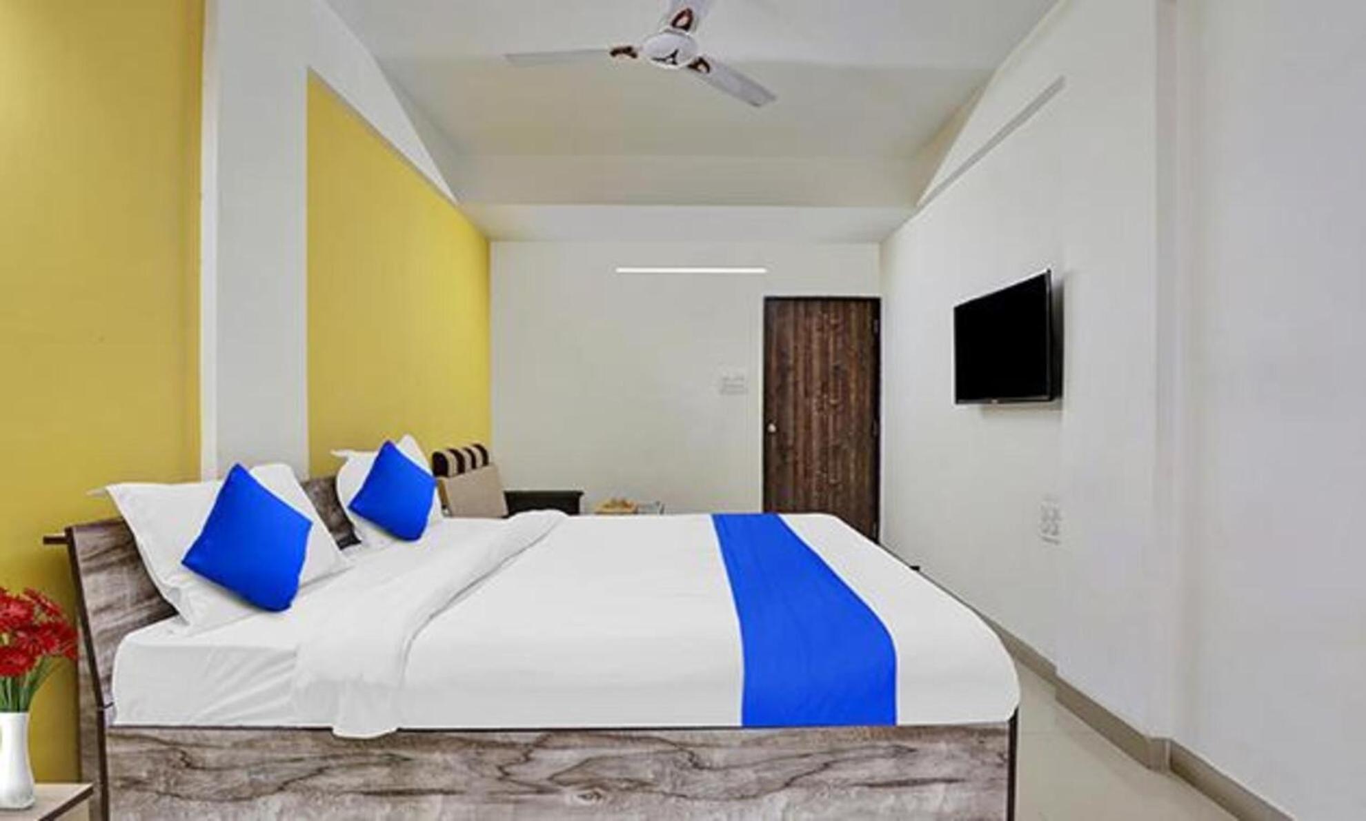 Fabhotel Relax Gandhinagar Bagian luar foto